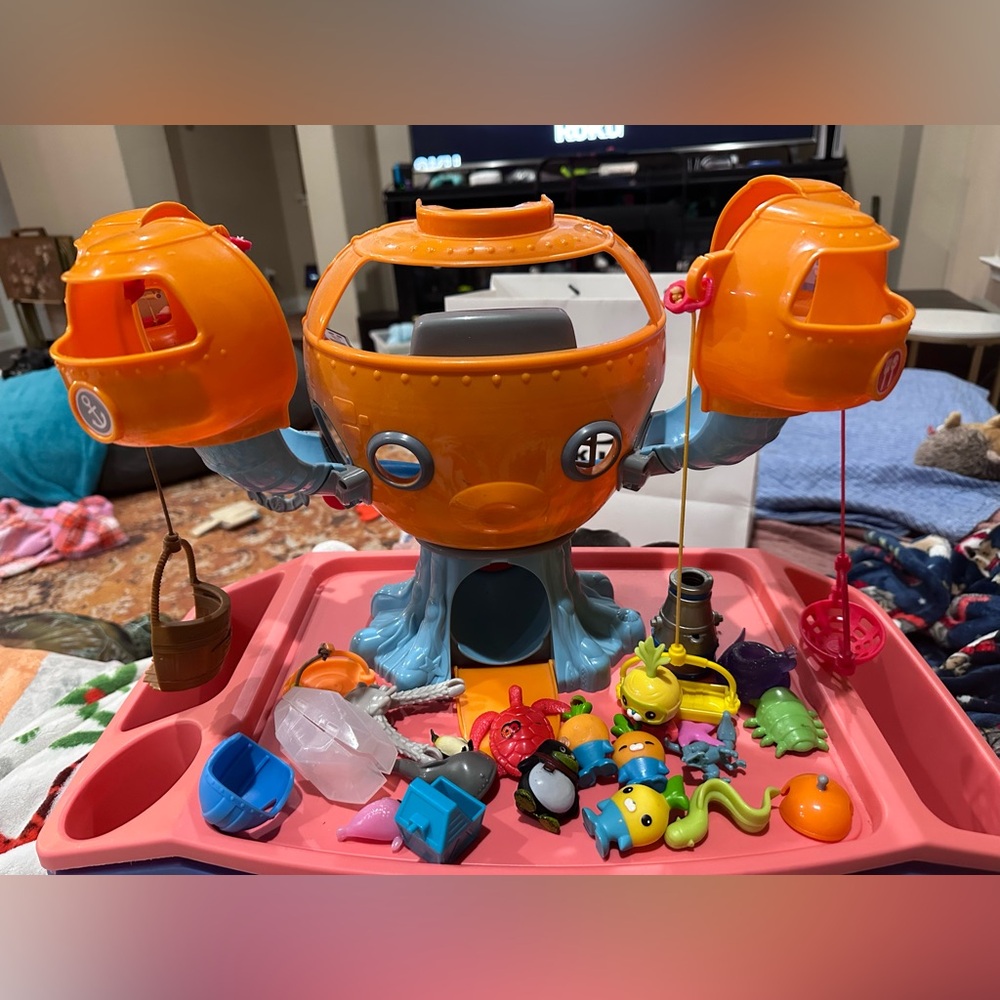 Octonauts headquarters with accessories